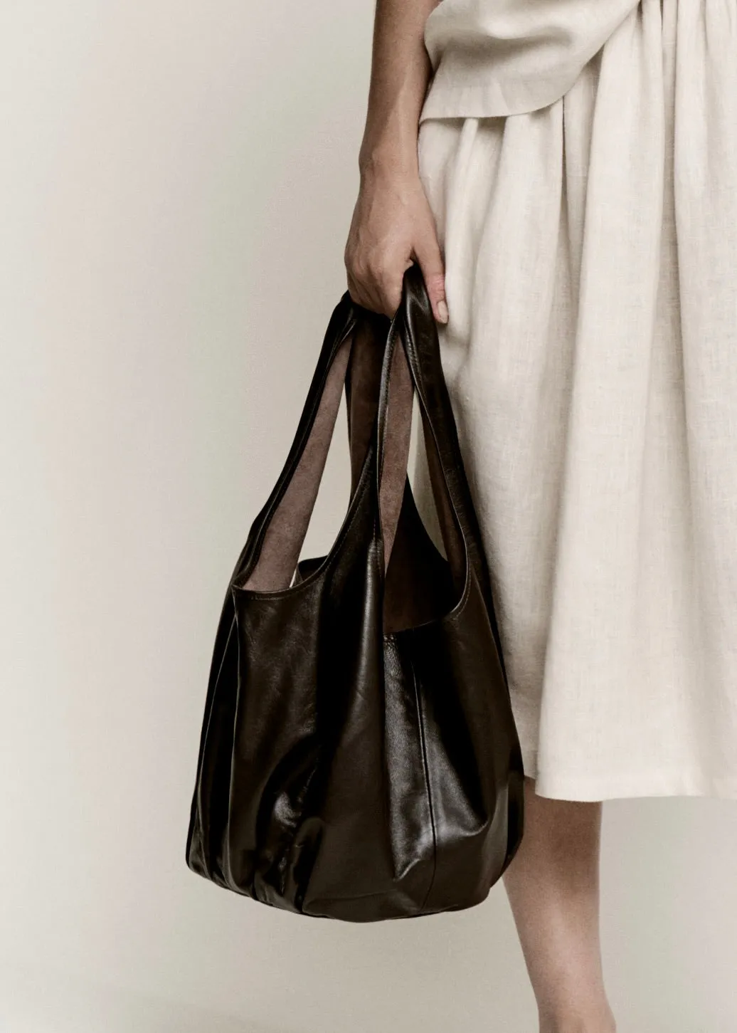 Petite Pleated Shopper | Braun sold by Modern Weaving product image thumbnail 2