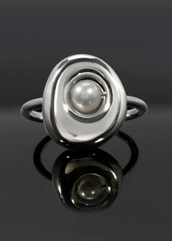 Floating Pearl Arp Ring | Sterling Silver made by Modern Weaving