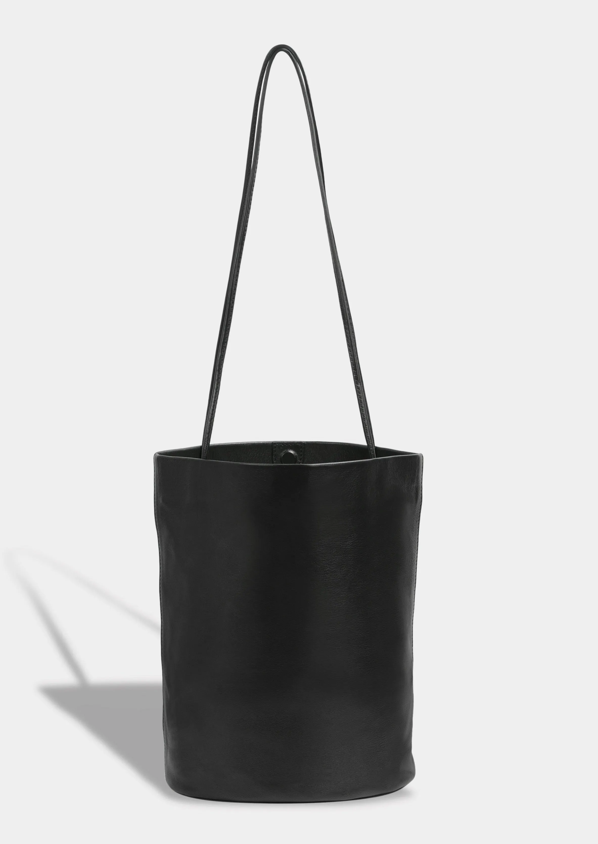 Drape Oval Bucket | Black sold by Modern Weaving product image thumbnail 3