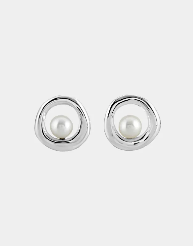 Nested Pearl Imperfect Circle Earrings | Sterling Silver with White Pearl made by Modern Weaving
