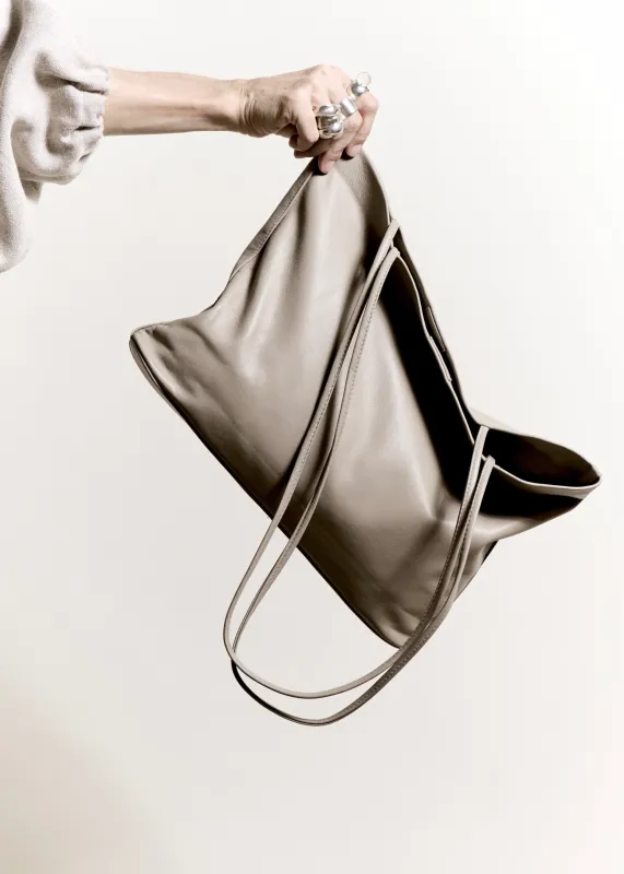 Narrow Oval Relaxed Tote | Stone made by Modern Weaving