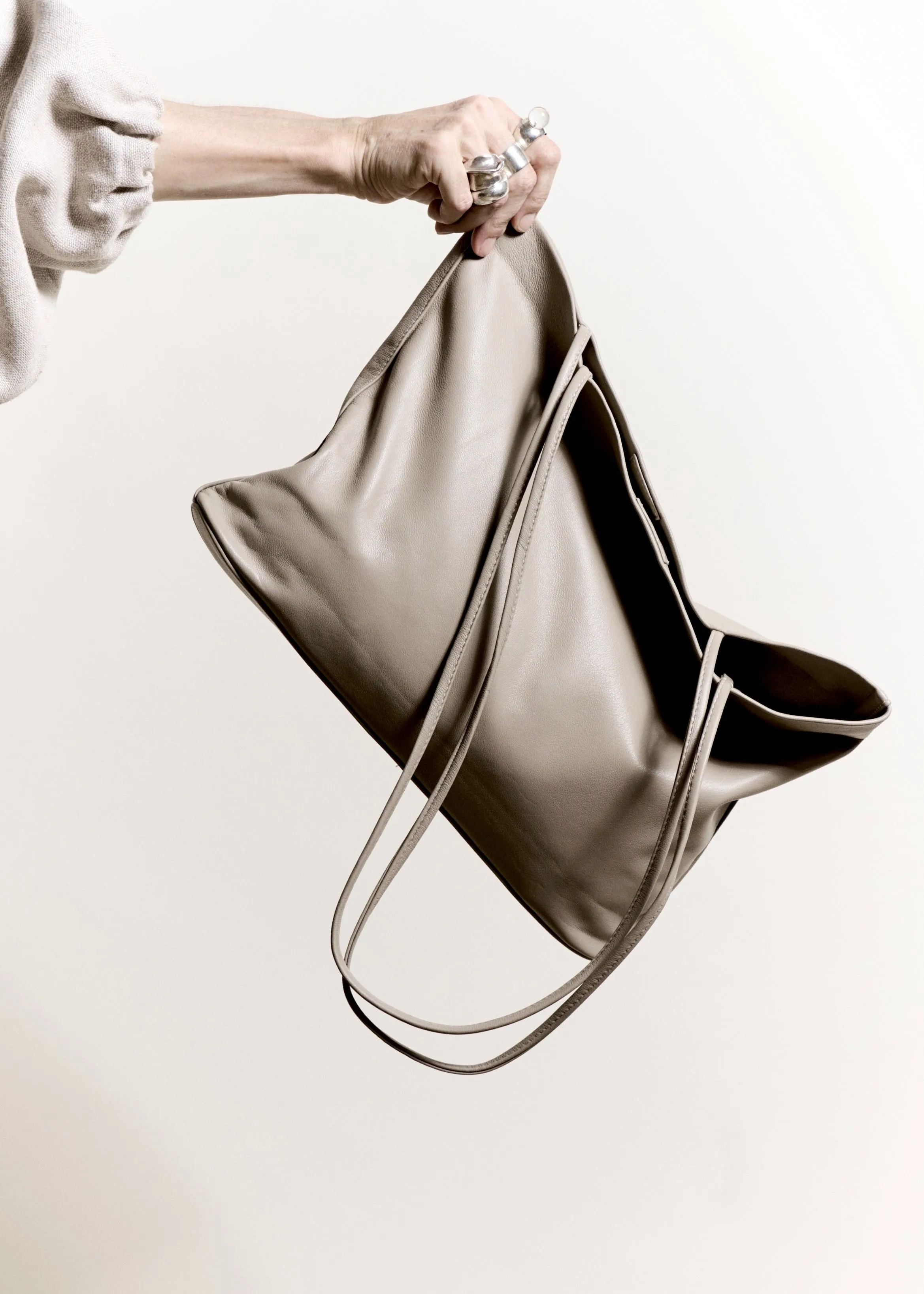 Narrow Oval Relaxed Tote | Stone sold by Modern Weaving