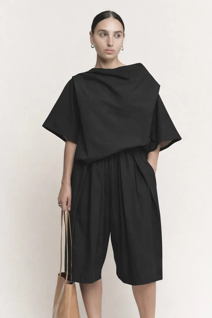 Boxy Pleat Short | Black Parchment Poplin sold by Modern Weaving