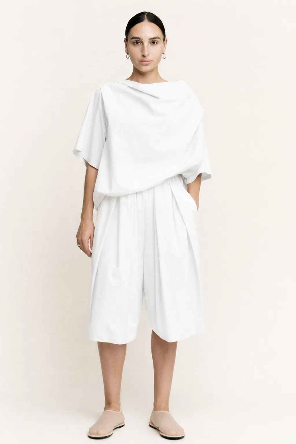 Boxy Pleat Short | Off White Parchment Poplin sold by Modern Weaving product image thumbnail 2