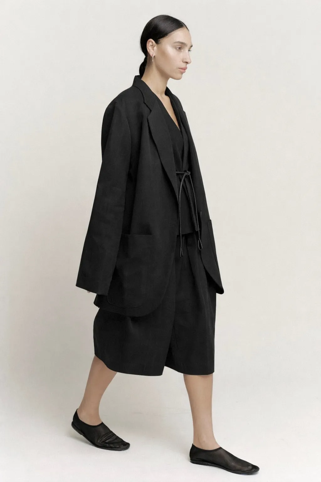 Boxy Pleat Short | Black Structured Linen sold by Modern Weaving