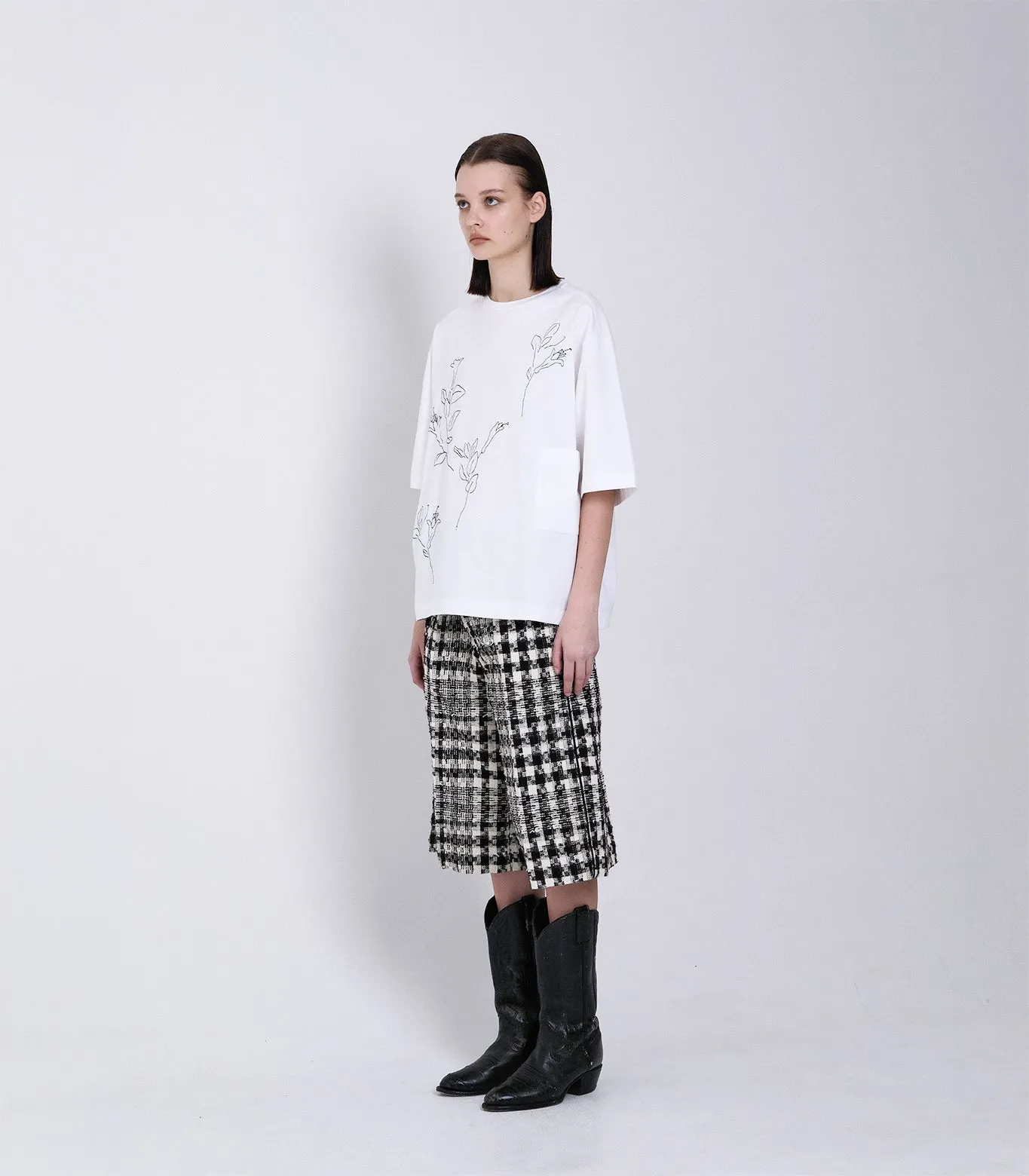 BOXY TEE - WHITE (EMBROIDERY) sold by TANAKA product image thumbnail 5