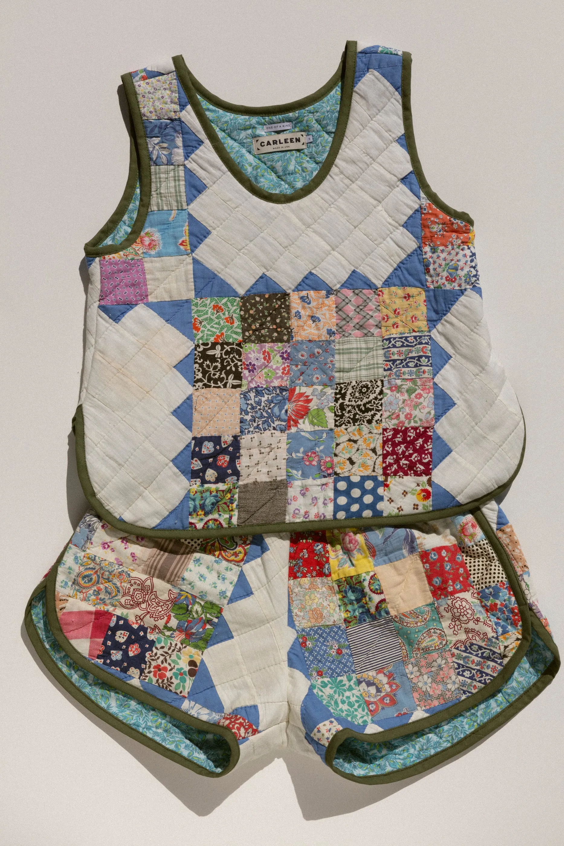 Quilt Scallop Tank - Steps & Blocks (Small) sold by CARLEEN product image thumbnail 3