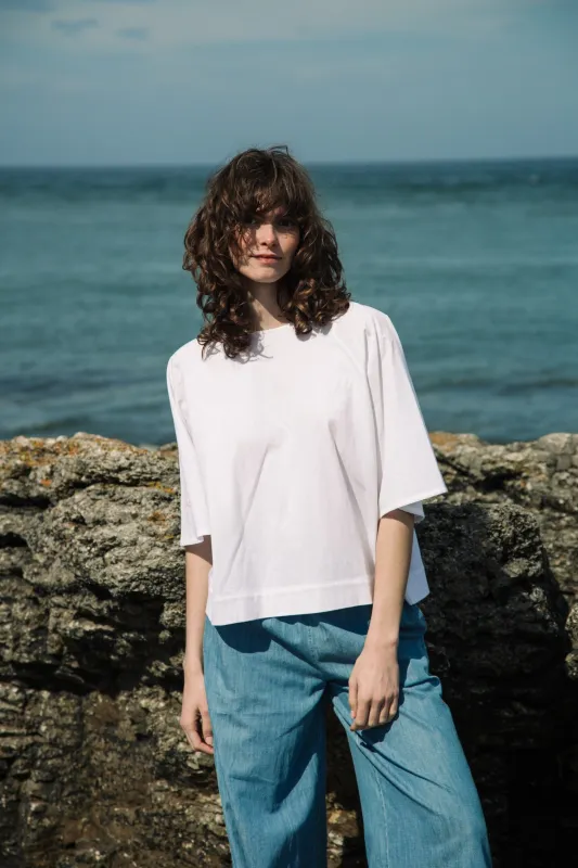 Dwyn Organic Cotton Top in White made by Beaumont Organic