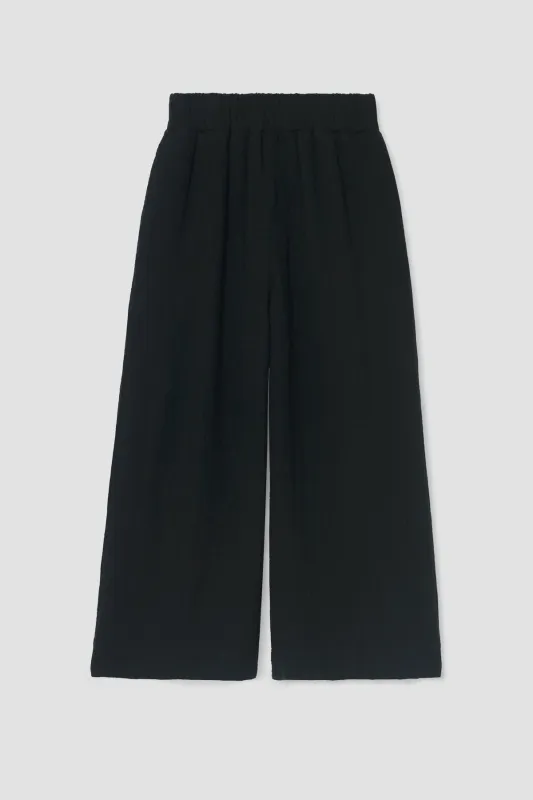 Evora Organic Cotton Cheesecloth Trousers in Black made by Beaumont Organic