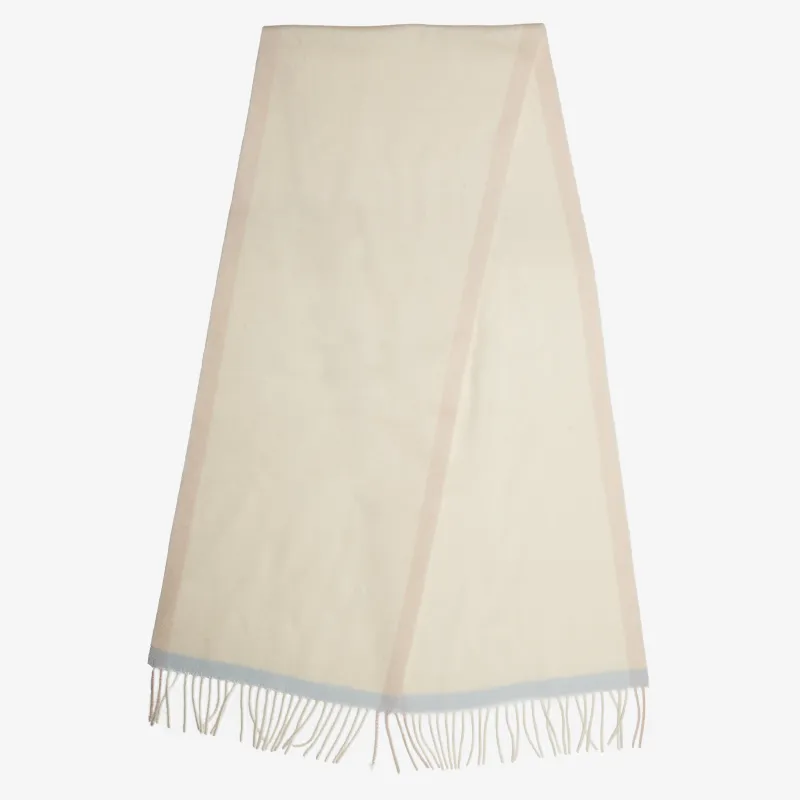 Chelsea in Ivory Blue made by Wyeth