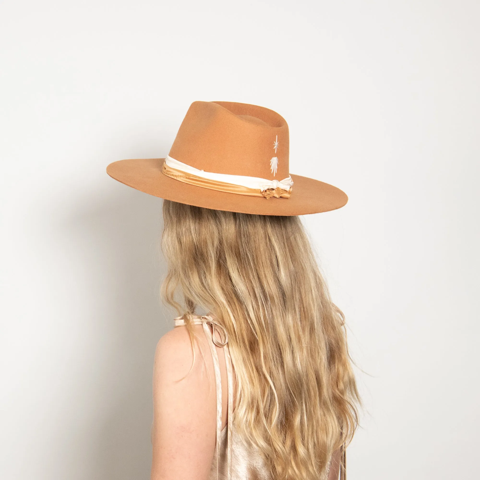 Austin in Hazel sold by Wyeth product image thumbnail 5