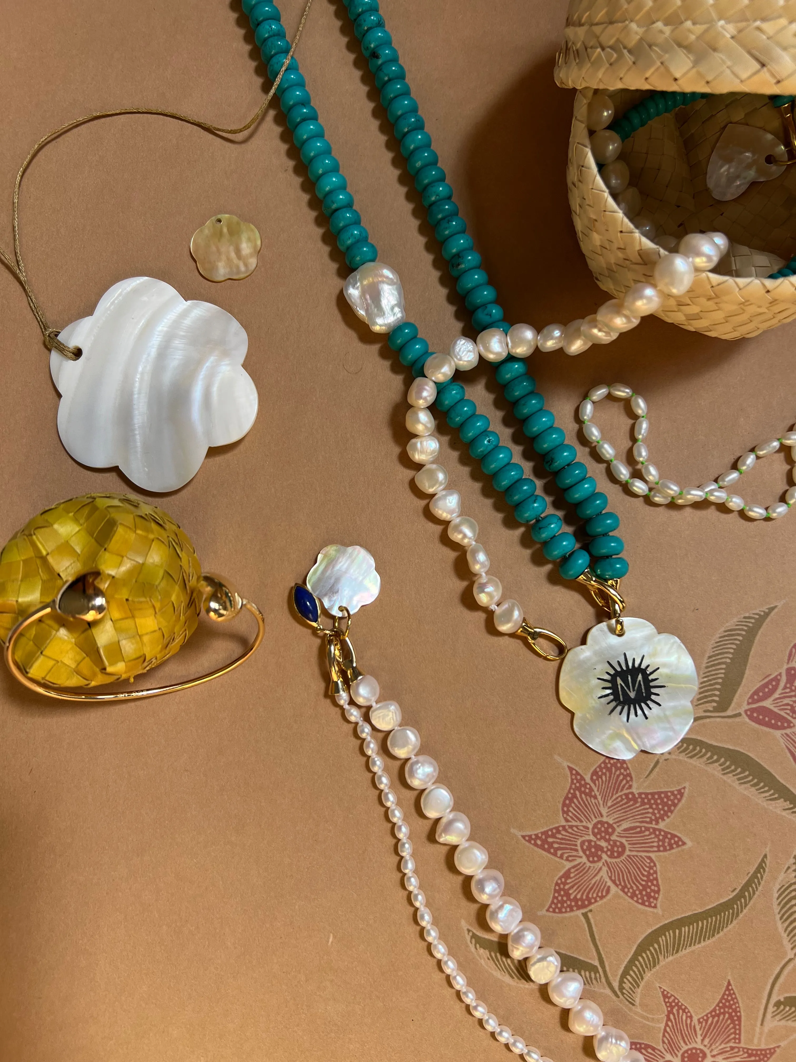 NM SHELL NECKLACE - FLOWER LARGE sold by Natalie Martin product image thumbnail 3