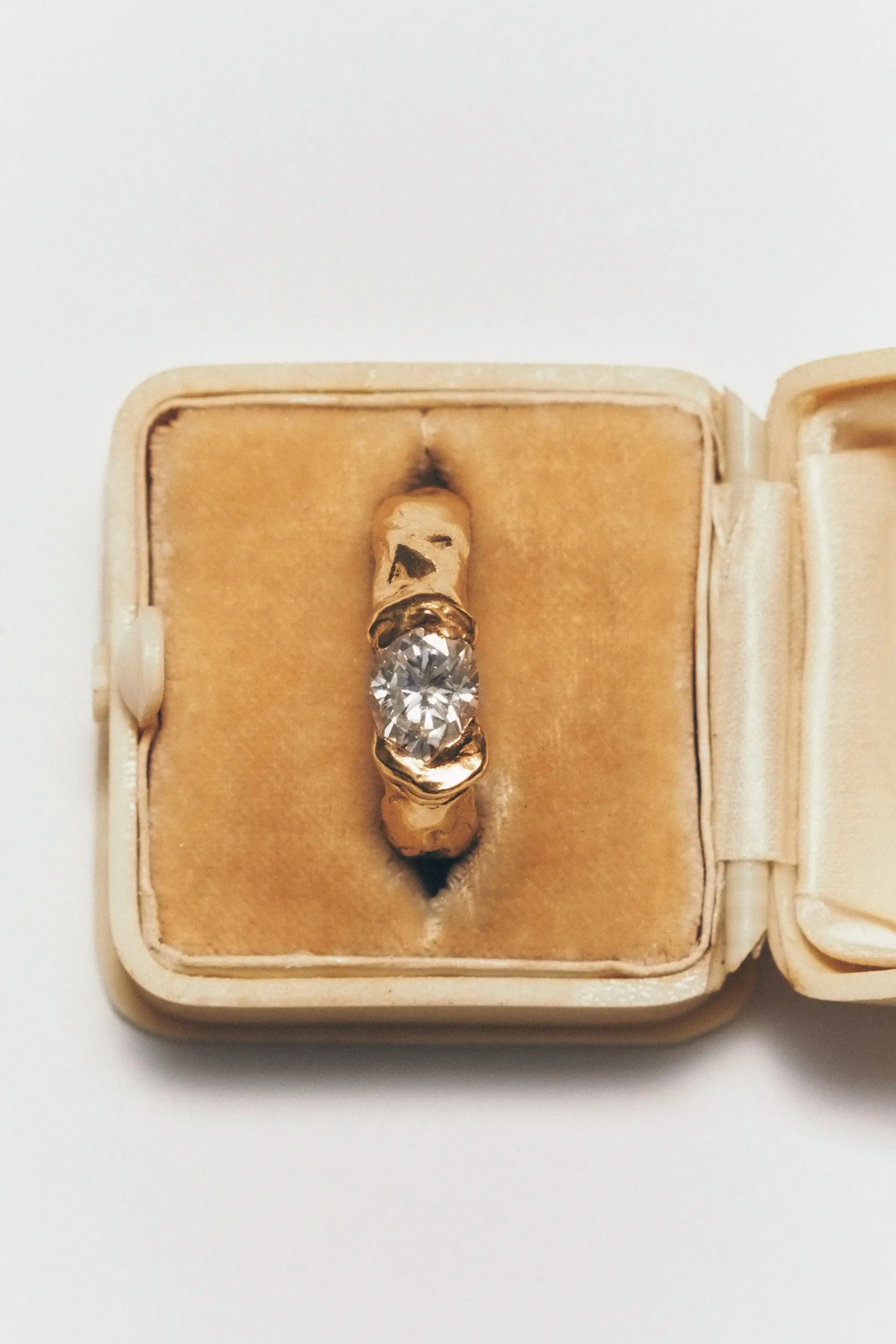 Isla 1ct Diamond sold by Simuero product image thumbnail 3