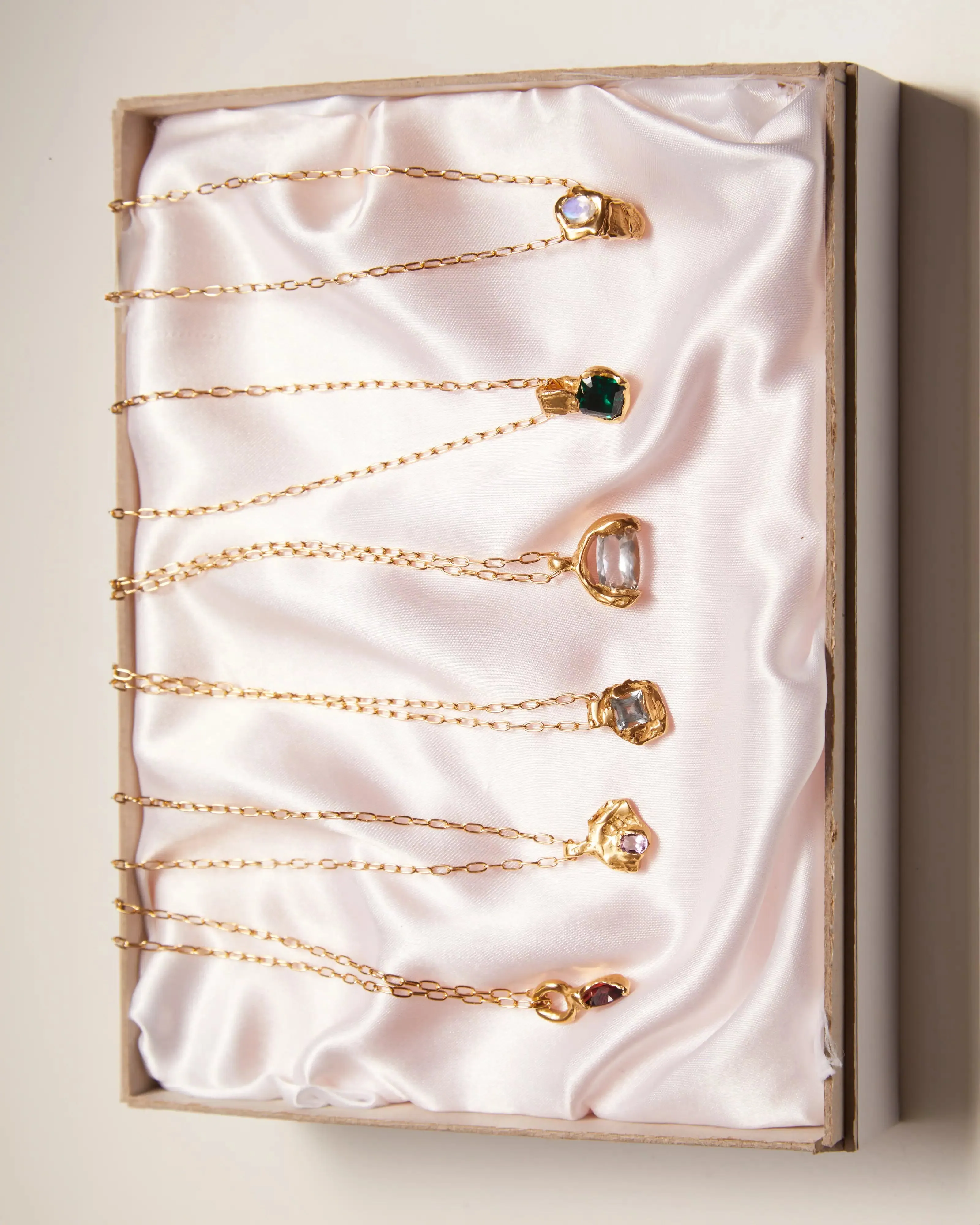 Febrero Necklace sold by Simuero product image thumbnail 3