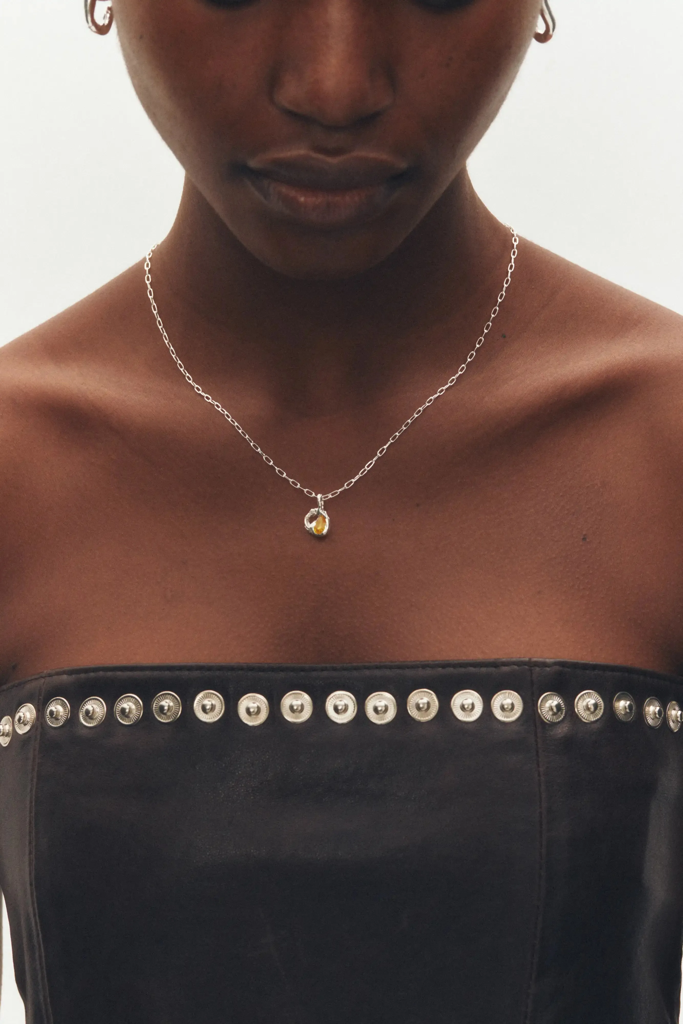 Noviembre Necklace sold by Simuero product image thumbnail 4