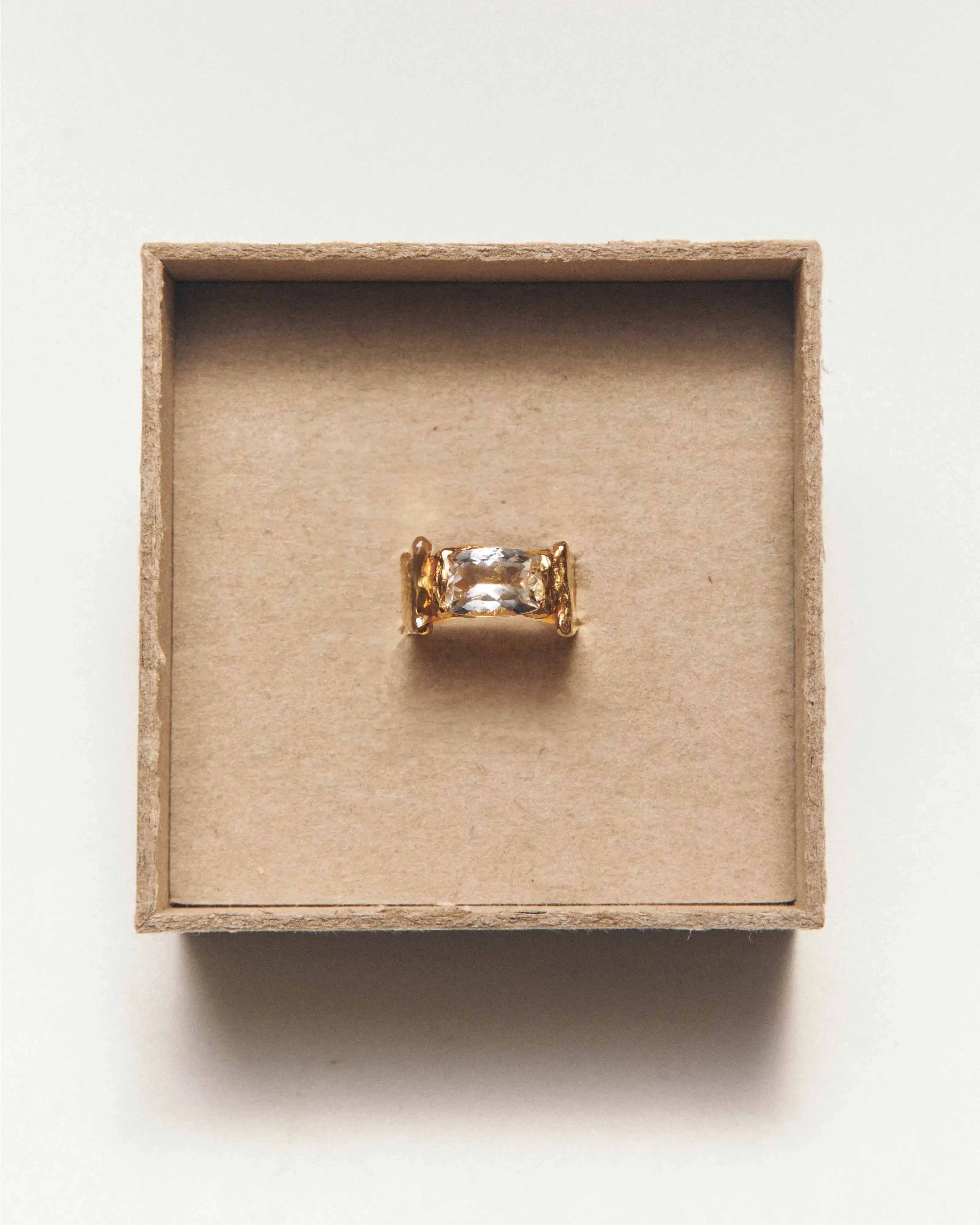 Abril sold by Simuero product image thumbnail 4