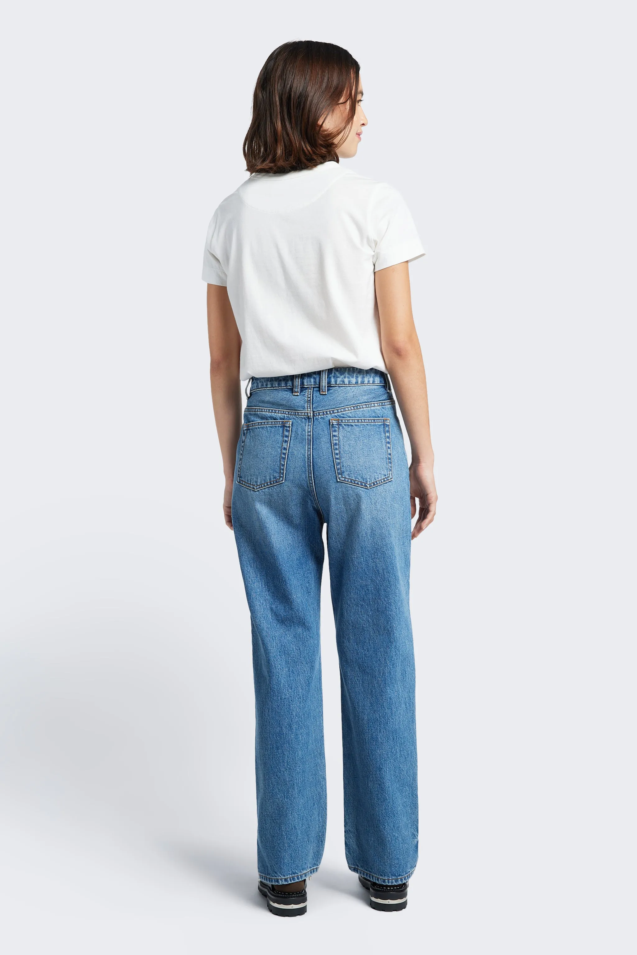 Evade Straight Leg Jean Mid Blue Fade sold by Kloke product image thumbnail 4