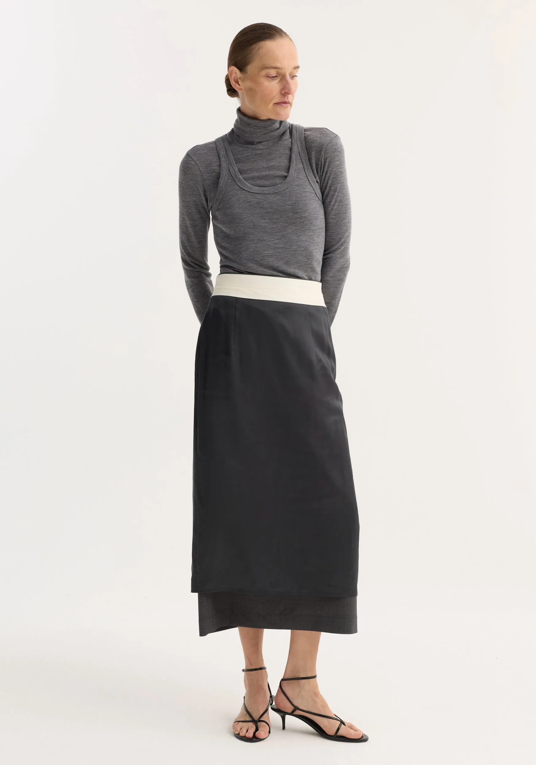 Inside-out skirt | dark grey melange sold by Rohe