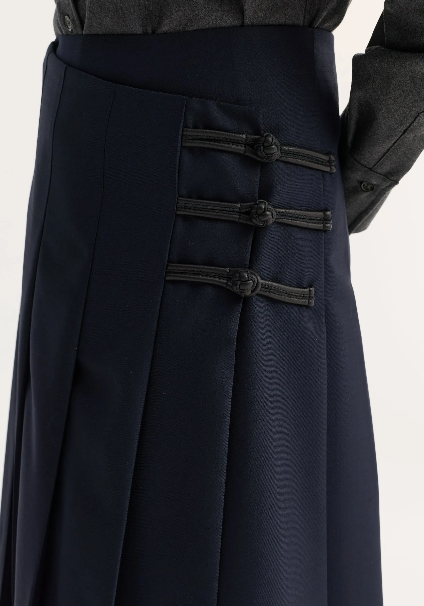 Pleated wool skirt with leather closures | navy sold by Rohe product image thumbnail 4