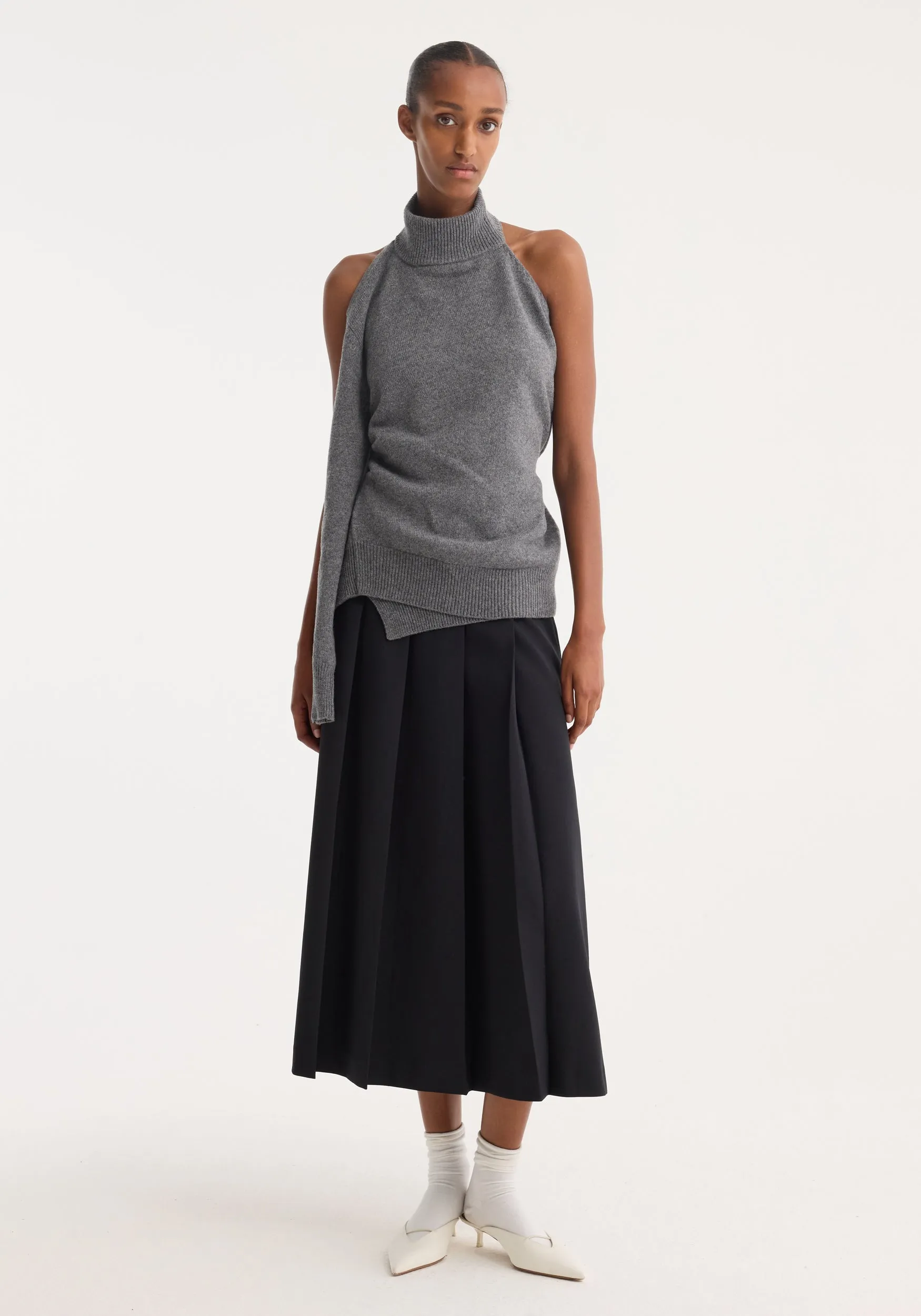 Single sleeve halter top | mid grey melange sold by Rohe