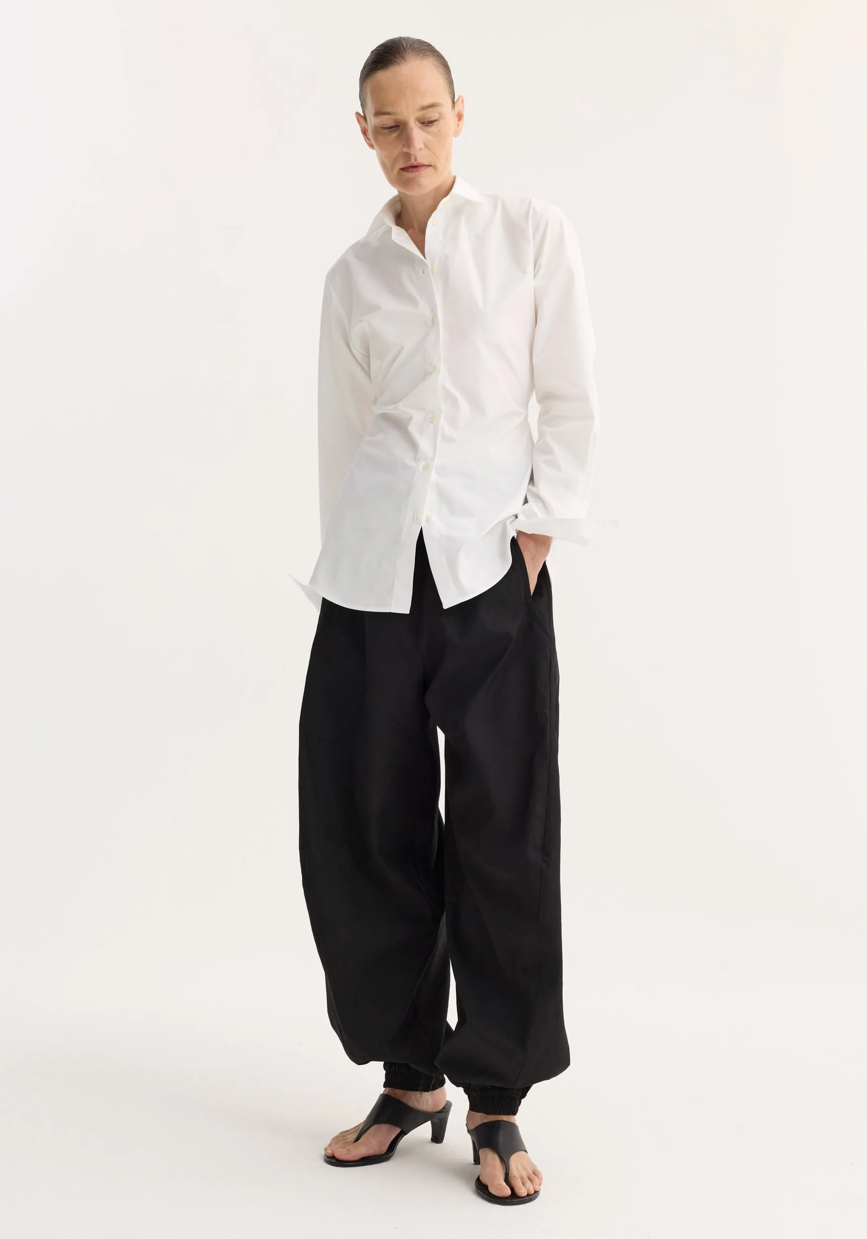 Poplin shaped shirt | optic white sold by Rohe