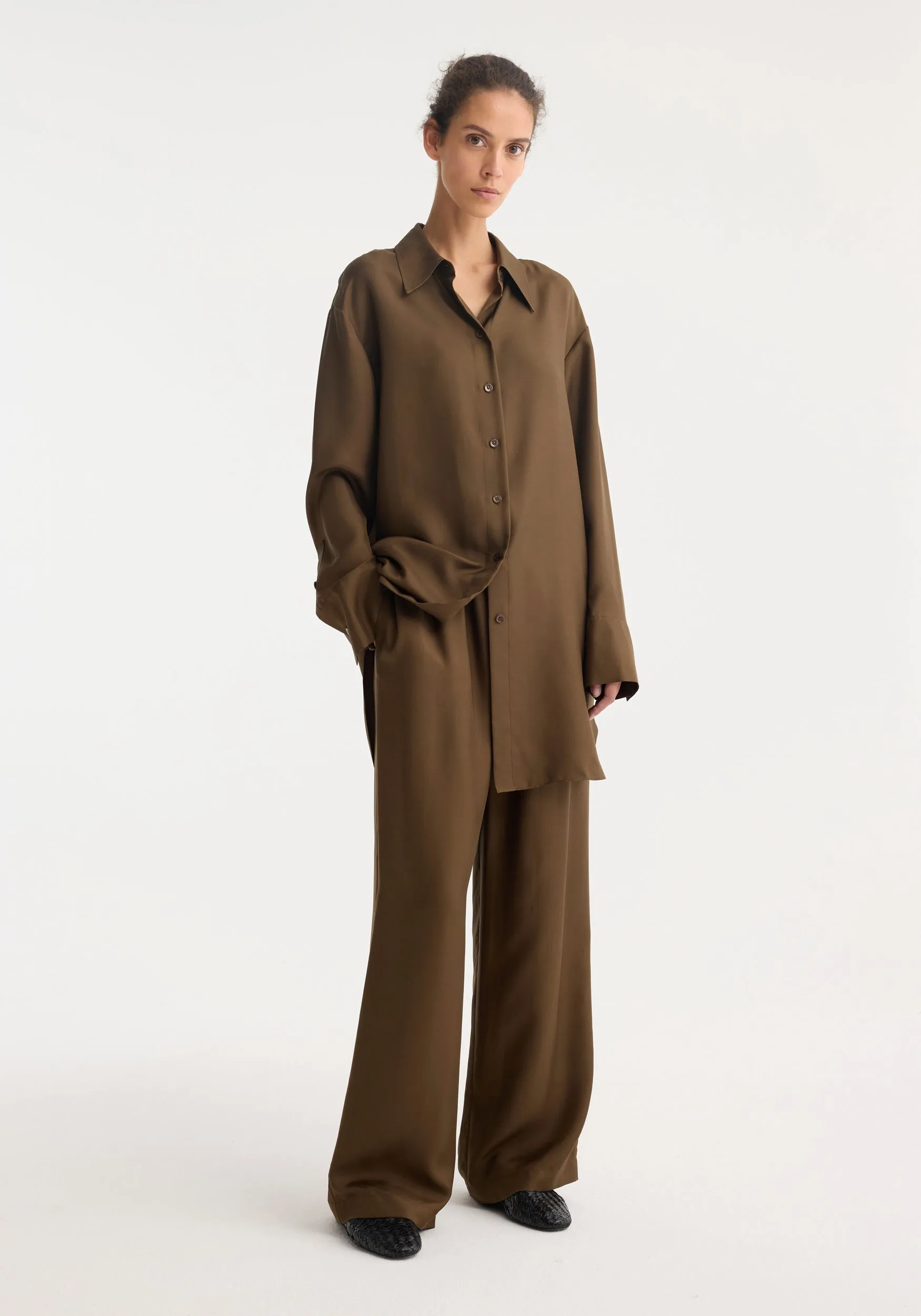 Signature elongated silk shirt | forest sold by Rohe product image thumbnail 3