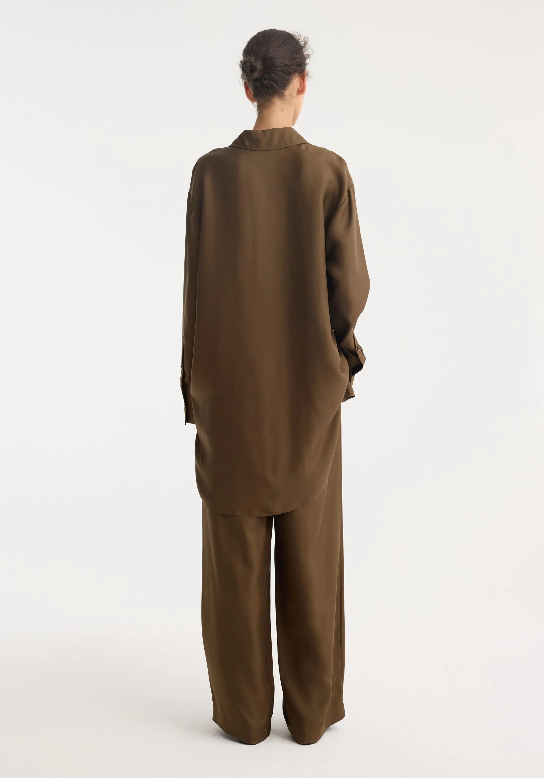 Signature elongated silk shirt | forest sold by Rohe product image thumbnail 4