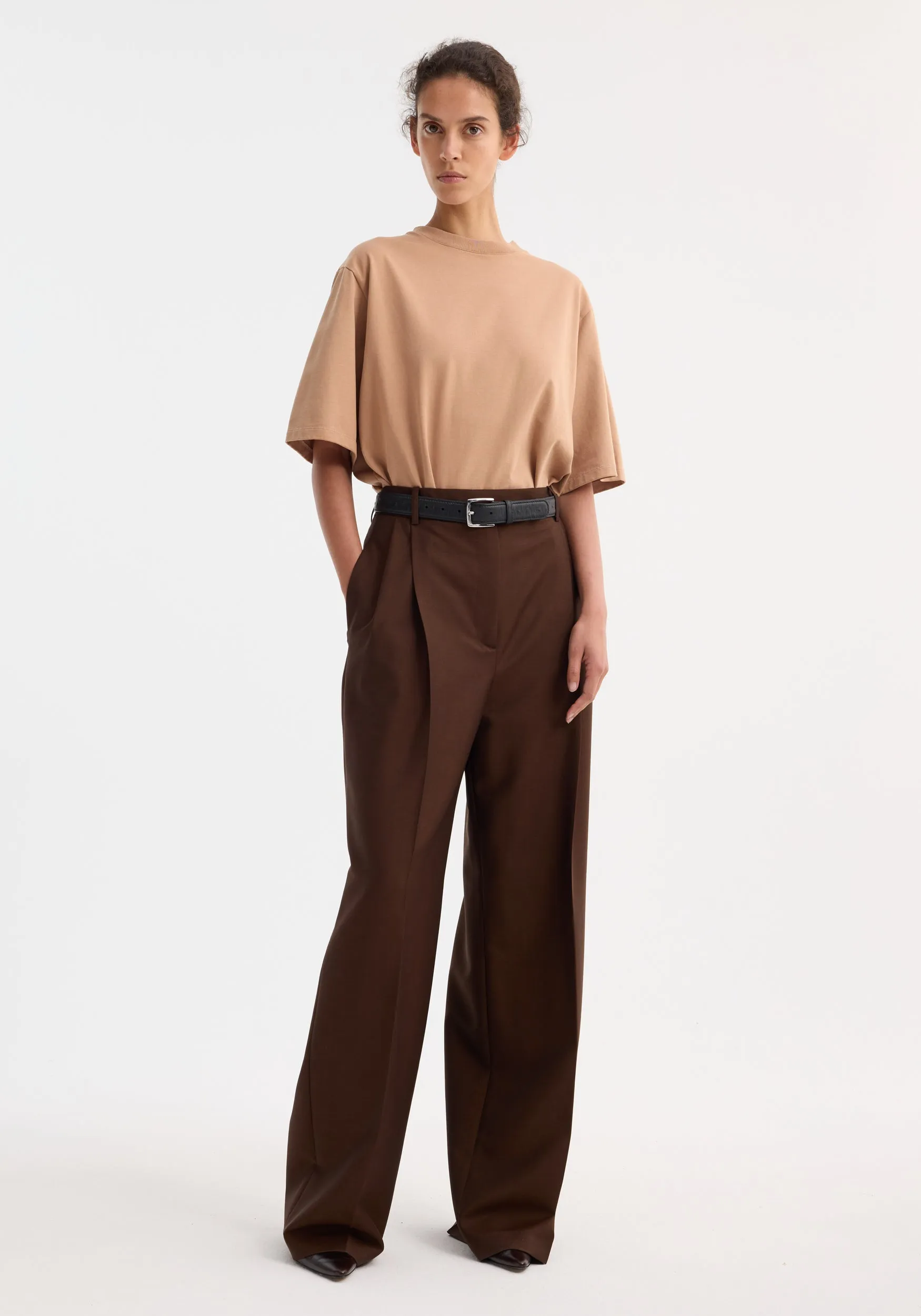 Mid-waist tailored trousers | mahogany sold by Rohe