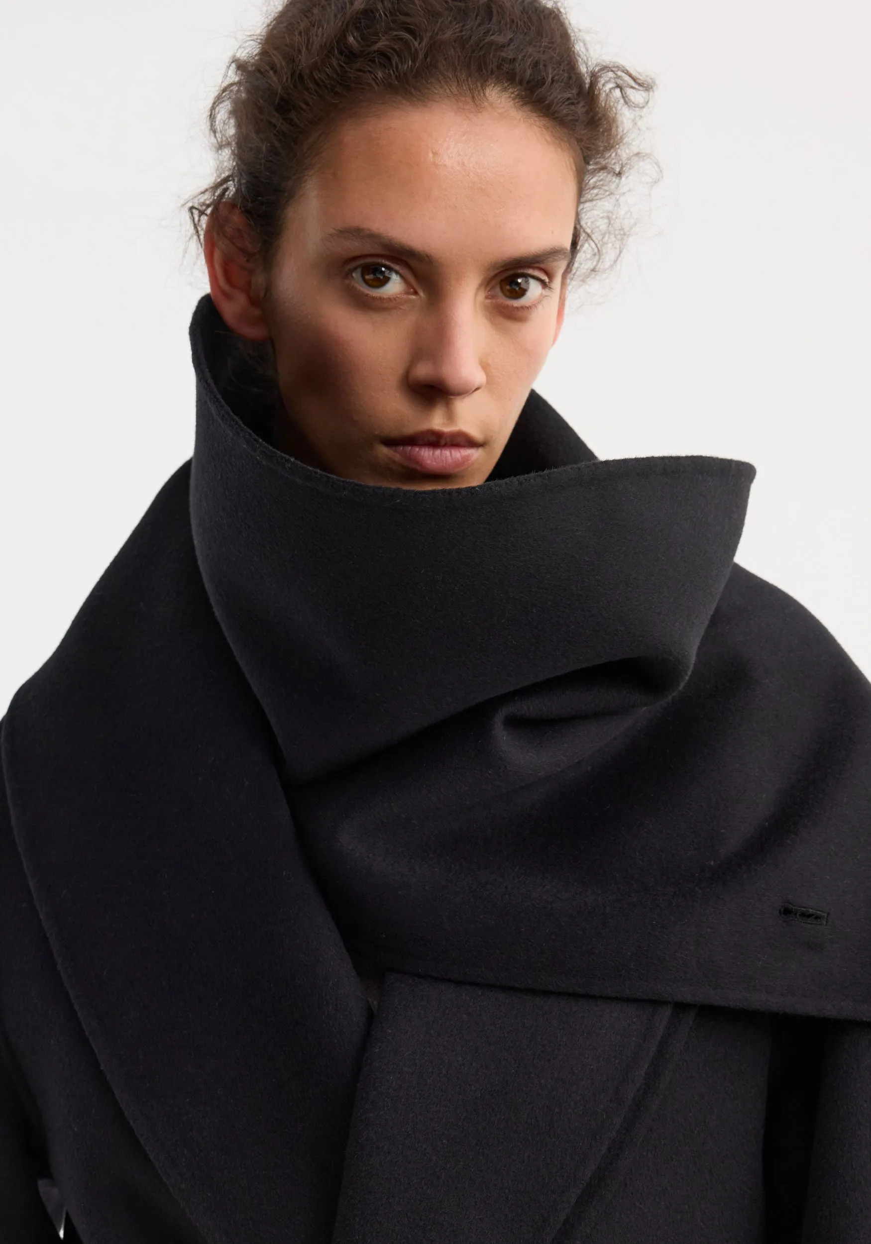 Signature double-faced scarf coat with belt | black sold by Rohe product image thumbnail 5