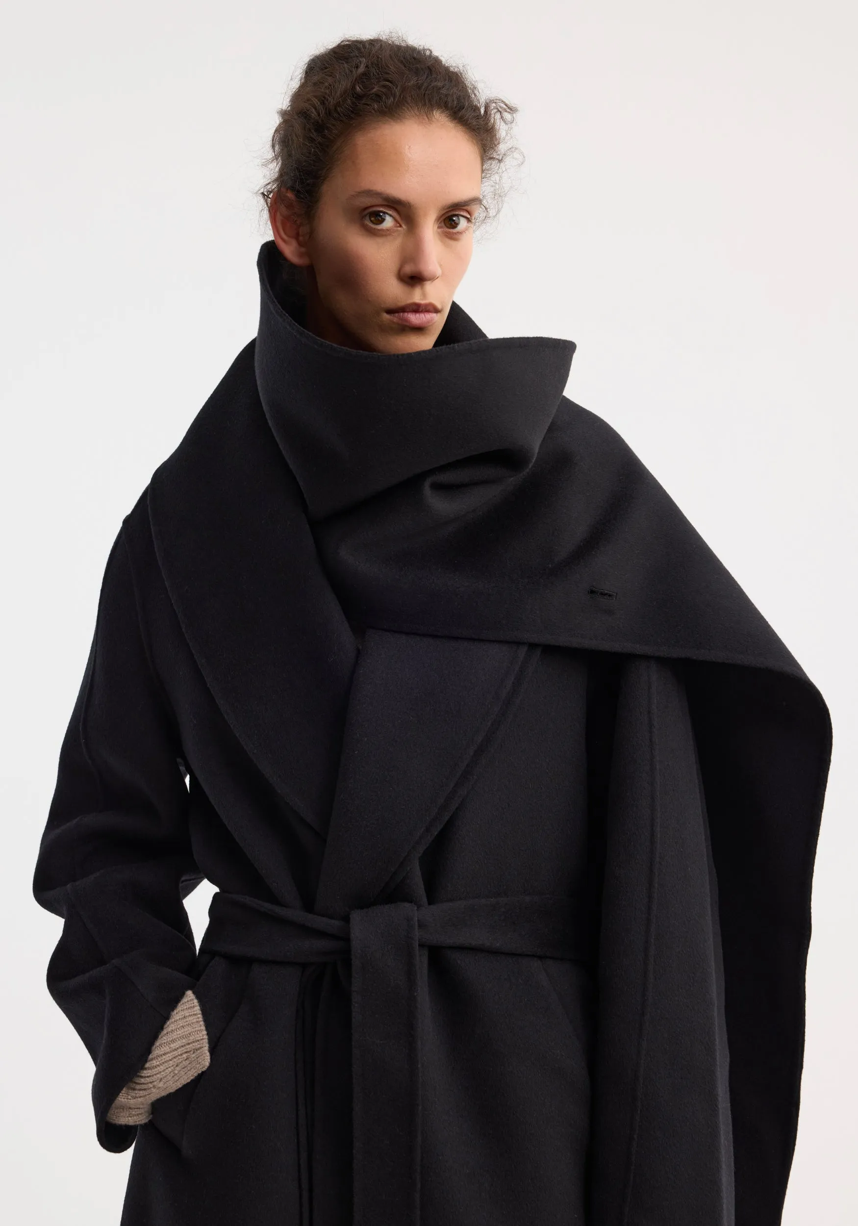 Signature double-faced scarf coat with belt | black sold by Rohe product image thumbnail 4