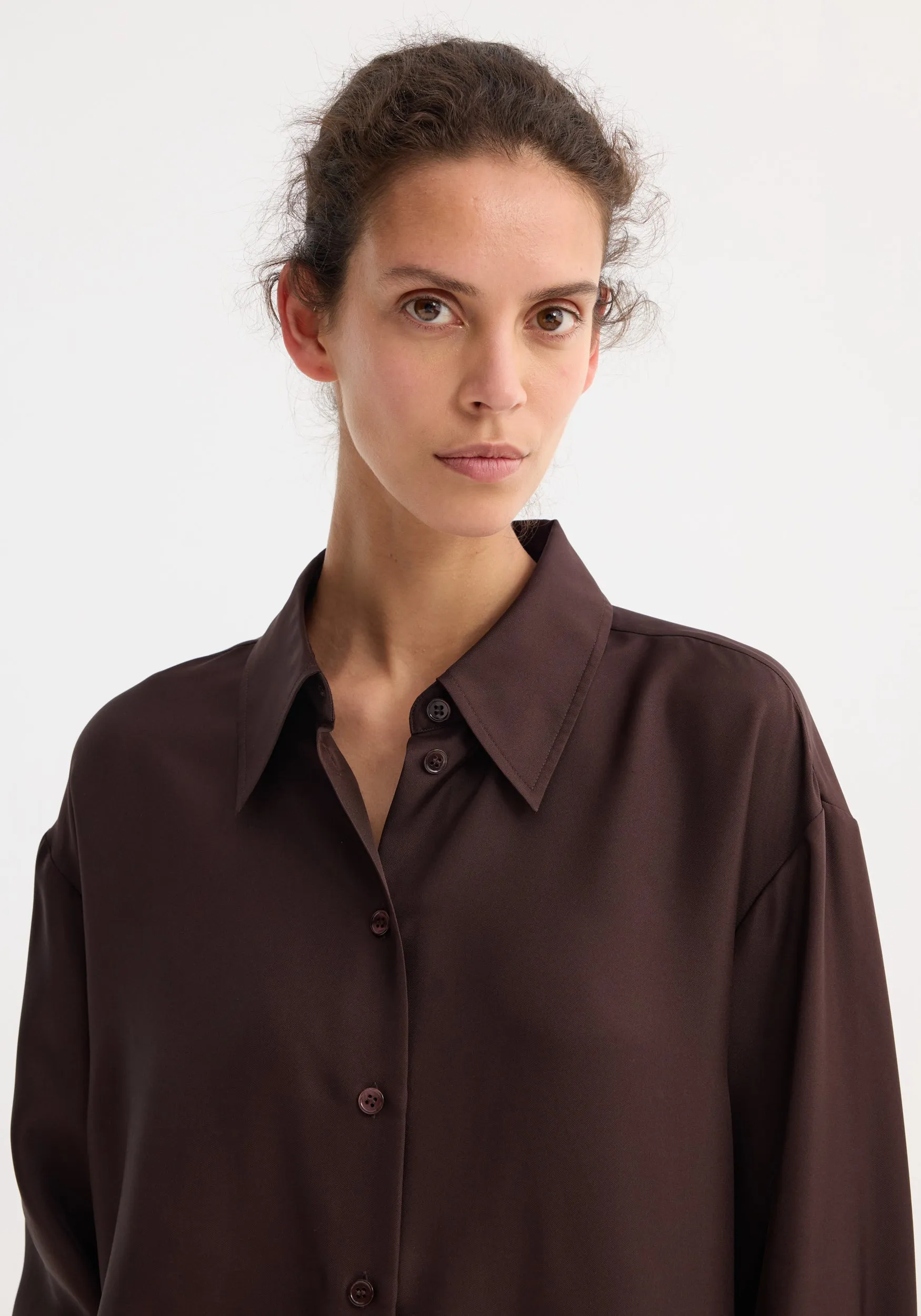 Signature elongated silk shirt | mahogany sold by Rohe product image thumbnail 2
