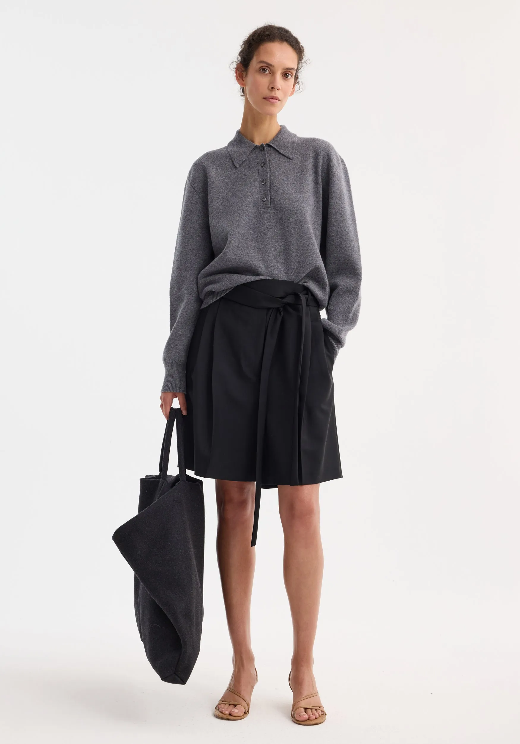 Tailored belted shorts | black sold by Rohe