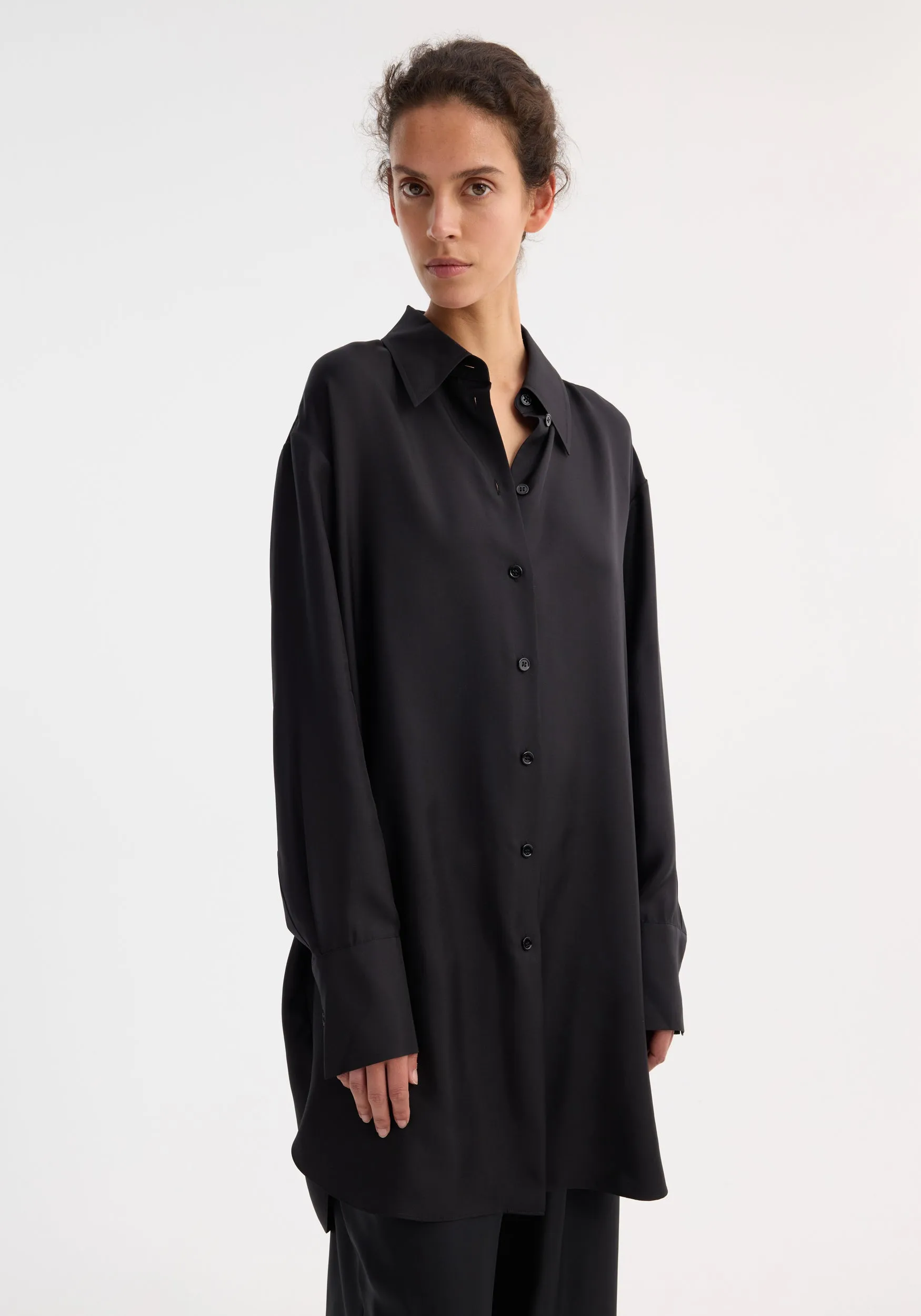 Signature elongated silk shirt | black sold by Rohe product image thumbnail 4