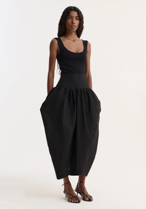 Sculptural volume skirt | black made by Rohe