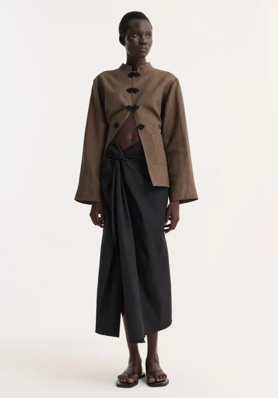 Sarong textured skirt | black made by Rohe