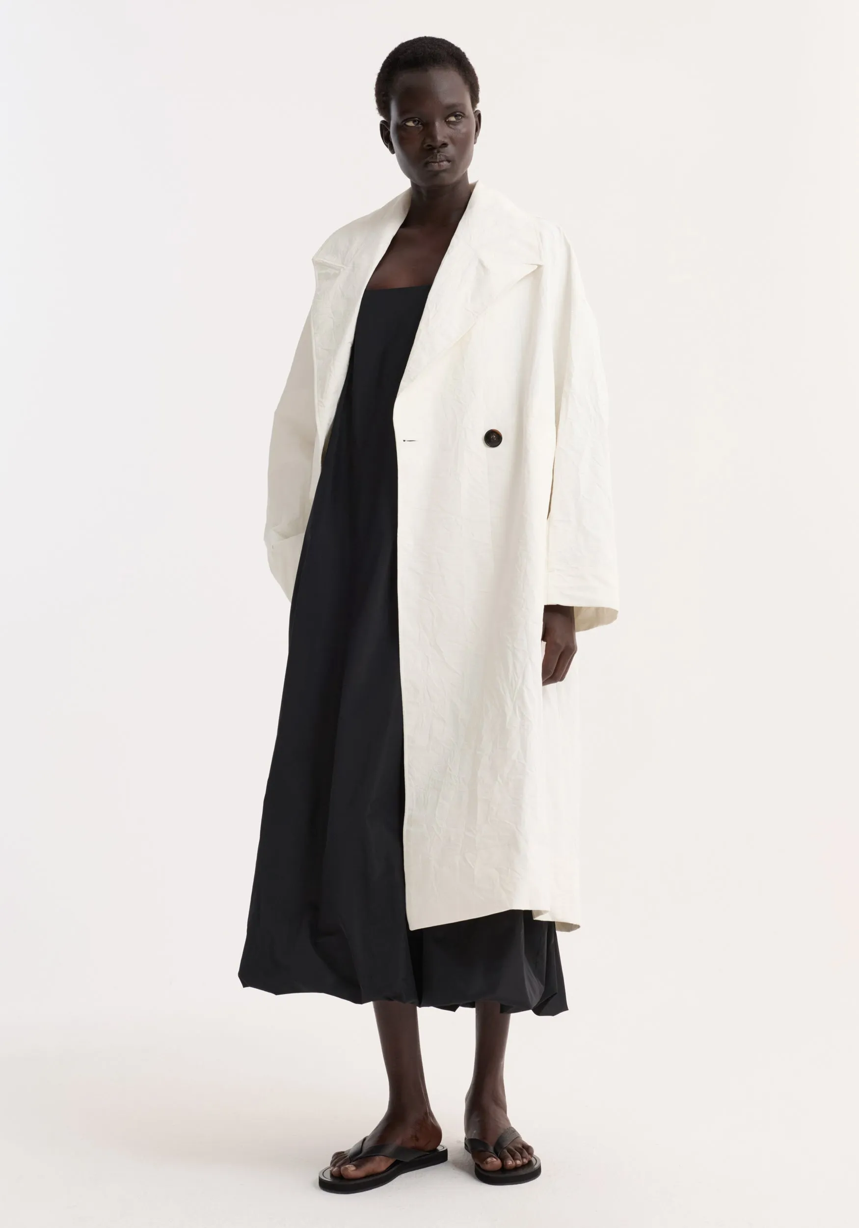 Oversized crushed cotton coat | off white sold by Rohe