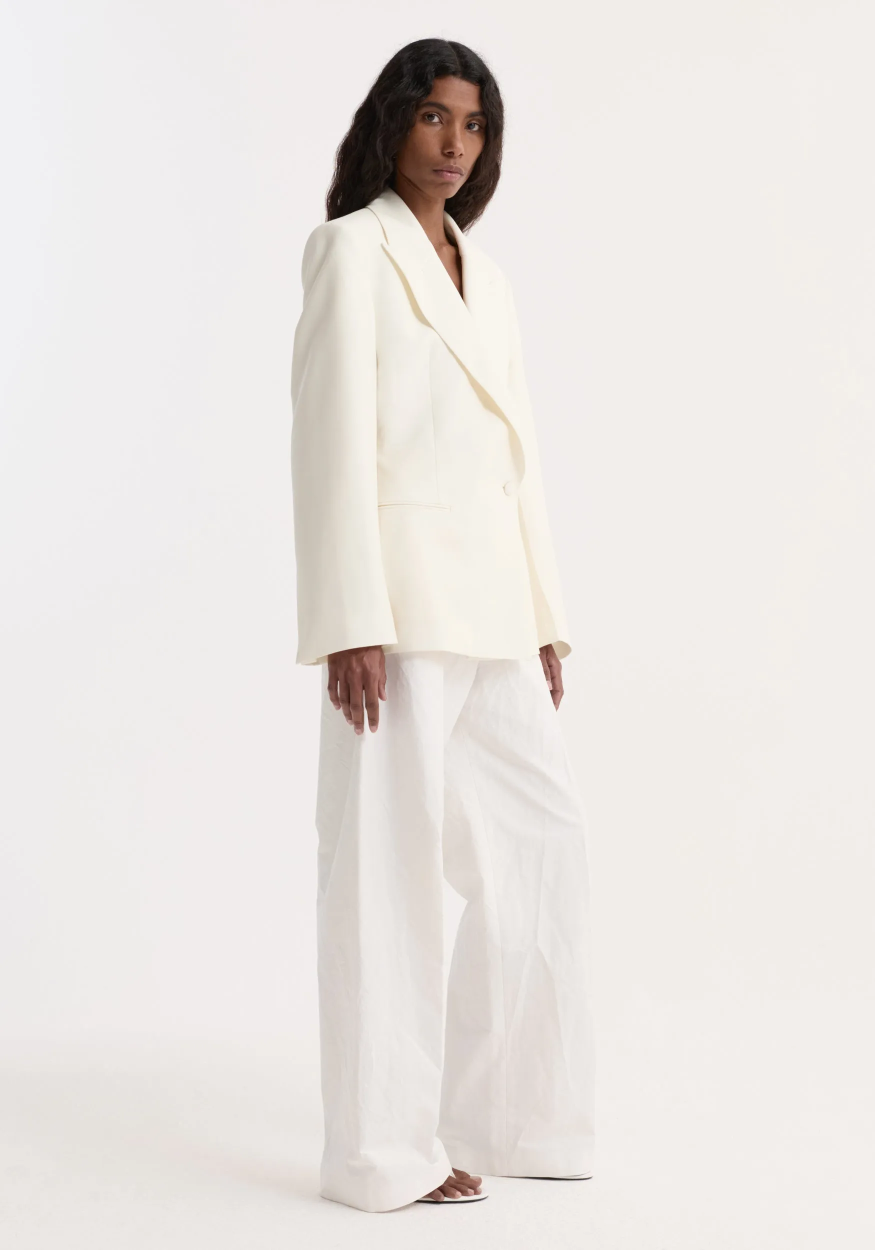 Hourglass shaped blazer | off white sold by Rohe product image thumbnail 3