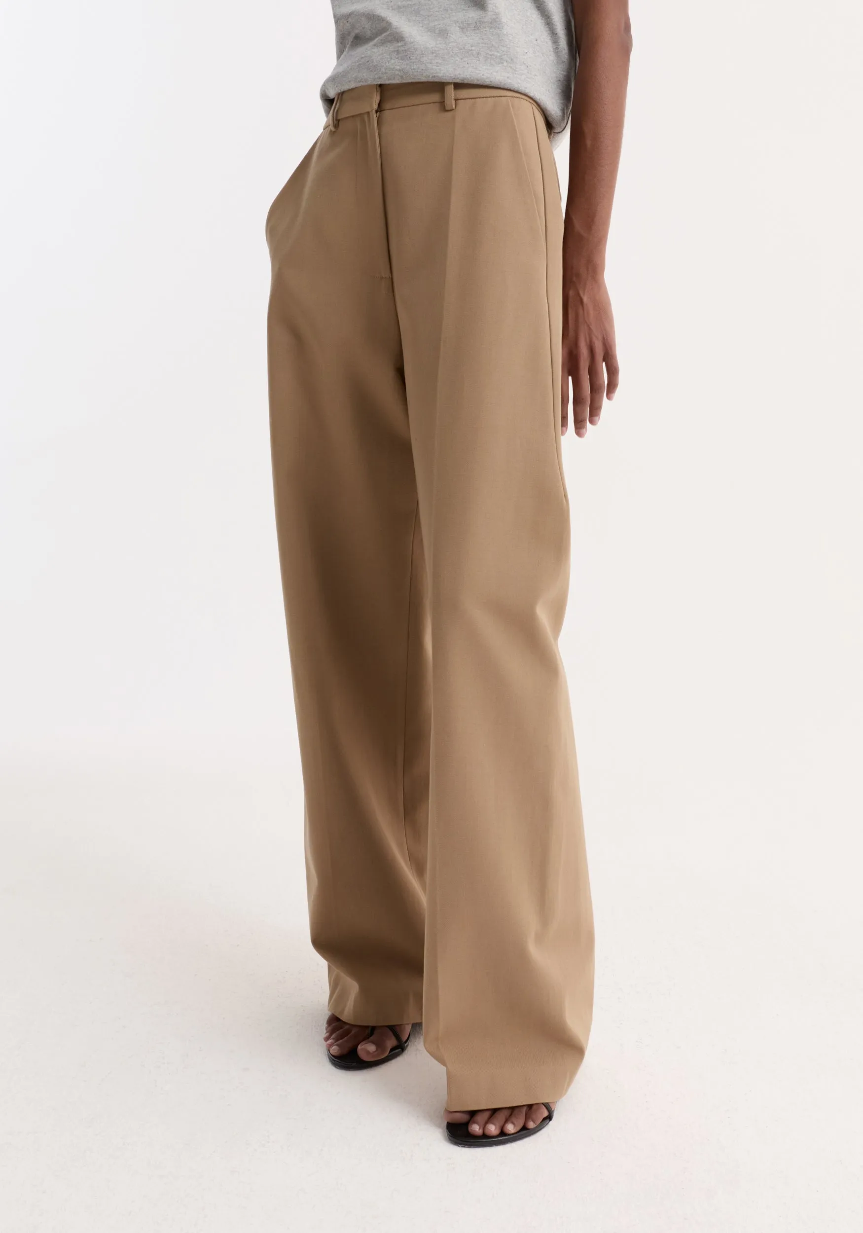 Classic baggy chino | beige sold by Rohe product image thumbnail 2