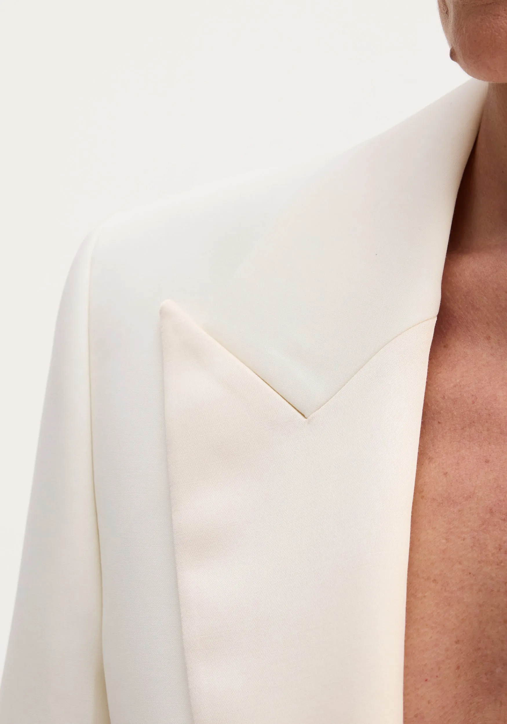 Cropped blazer | off white sold by Rohe product image thumbnail 3