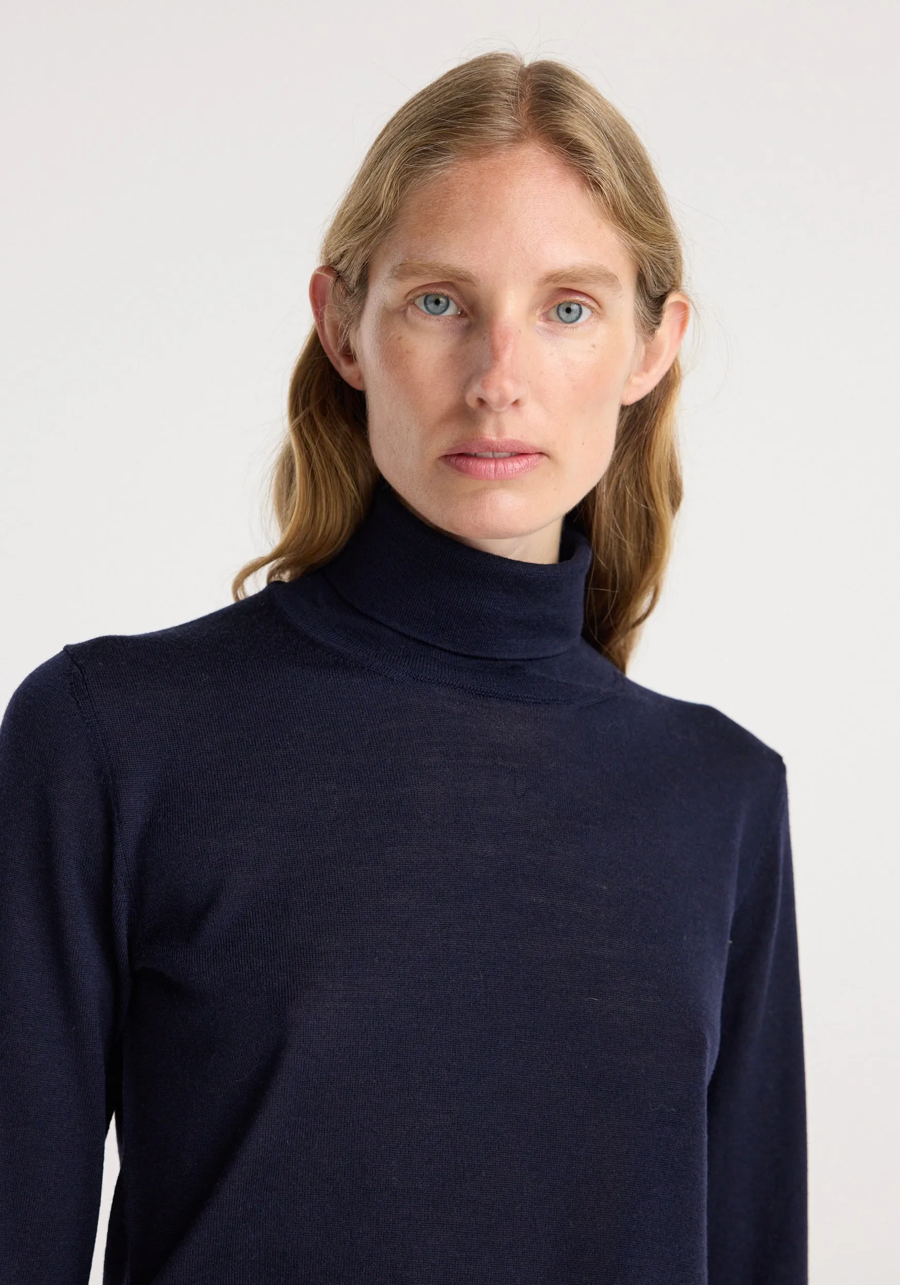 Fine-knit wool cashmere turtleneck | navy sold by Rohe product image thumbnail 5