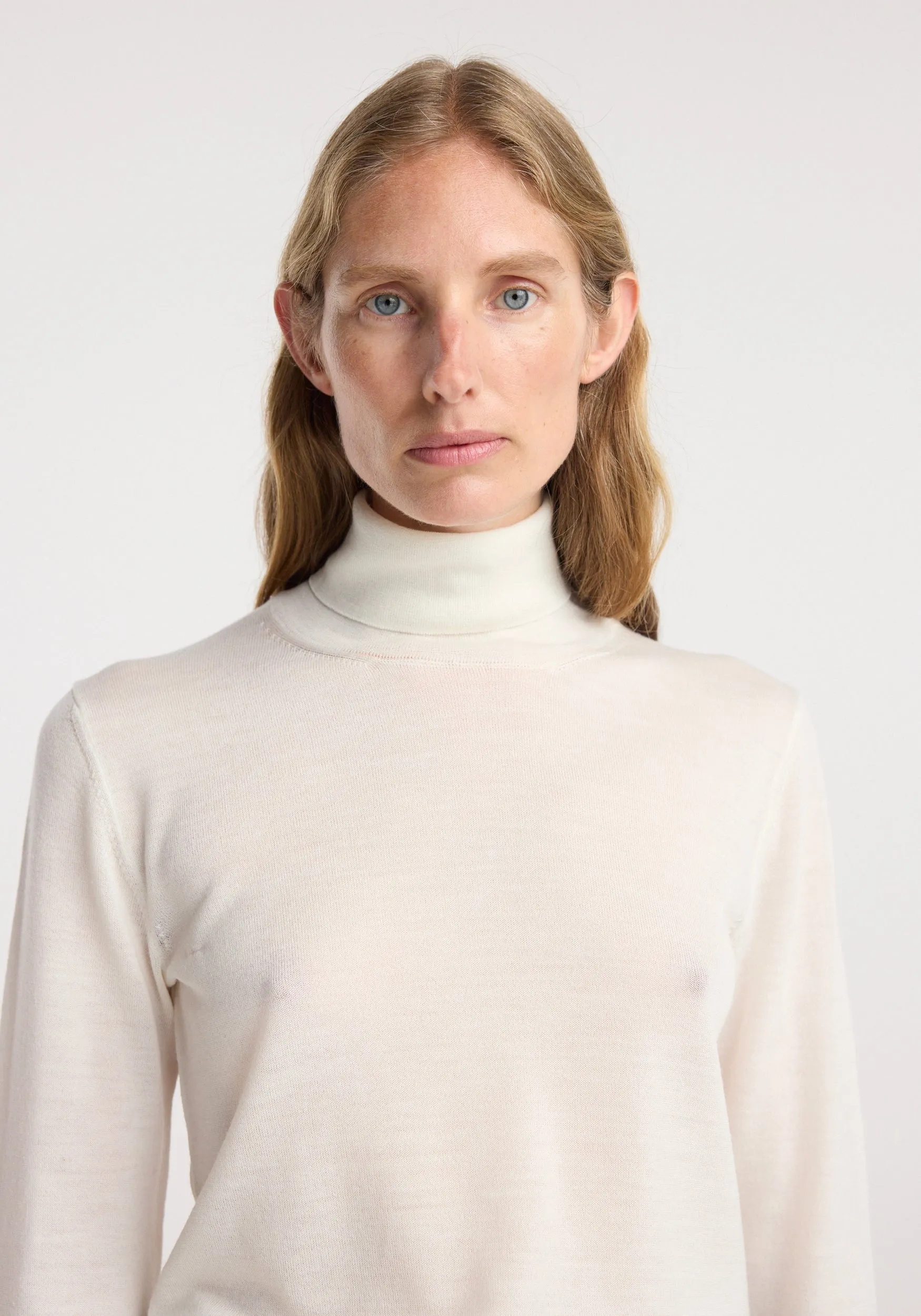 Fine-knit wool cashmere turtleneck | off white sold by Rohe product image thumbnail 5