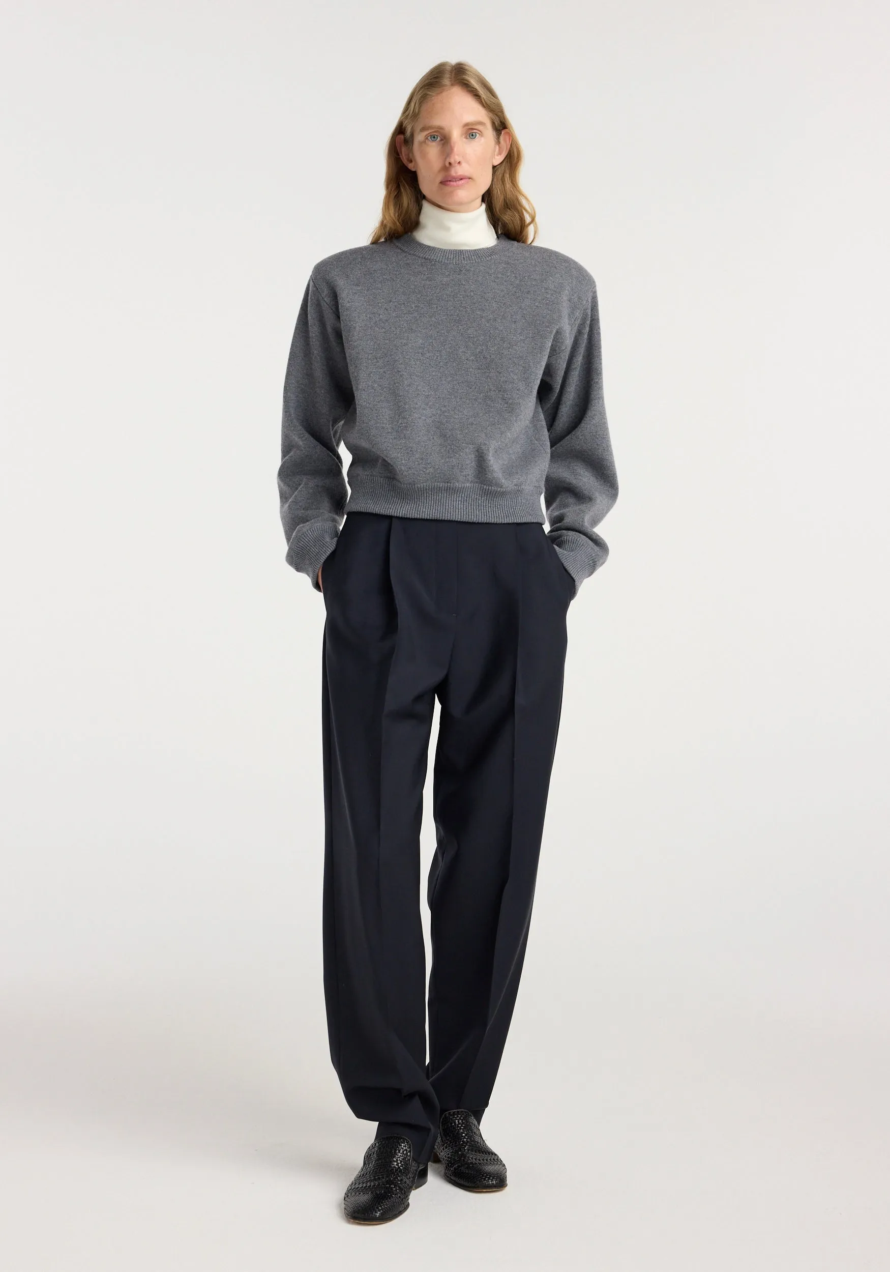 Daria - Single pleat tapered trousers | navy sold by Rohe