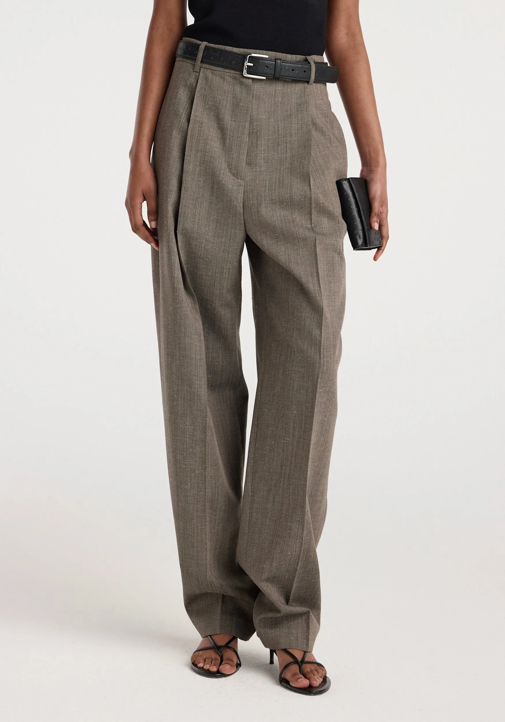 Daria - Single pleat tapered trousers | earth slub sold by Rohe product image thumbnail 2