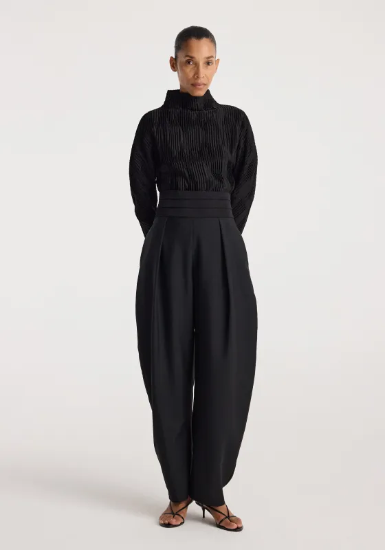 Plissé shaped top | black made by Rohe