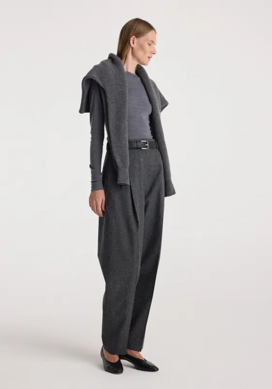 Daria - Single pleat straight leg trousers | grey slub made by Rohe