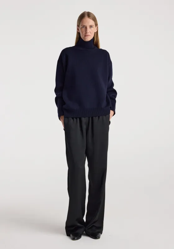 Sculptural compact turtleneck | navy made by Rohe