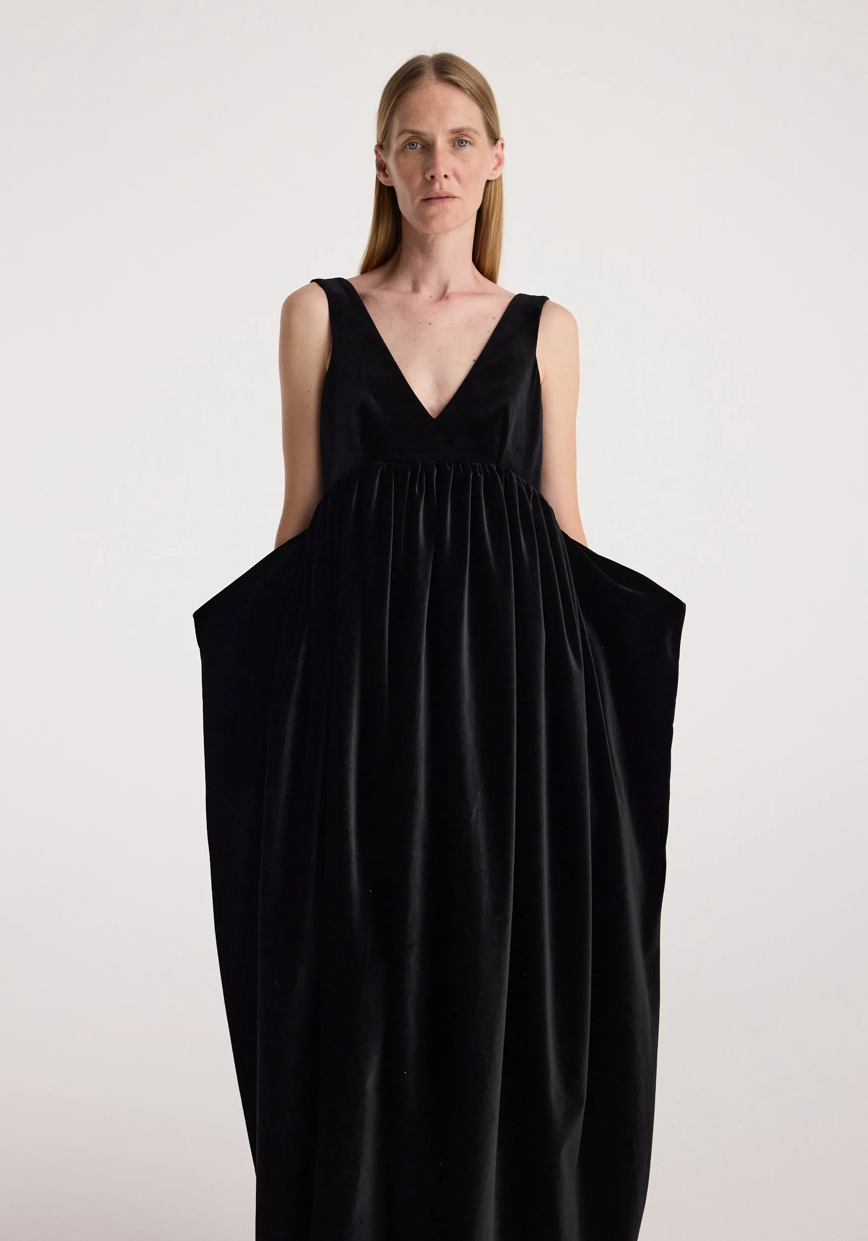 Sculptural volume velvet dress | black sold by Rohe product image thumbnail 4