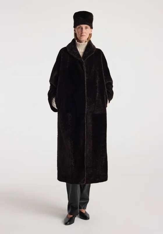Shearling hat | dark chocolate made by Rohe