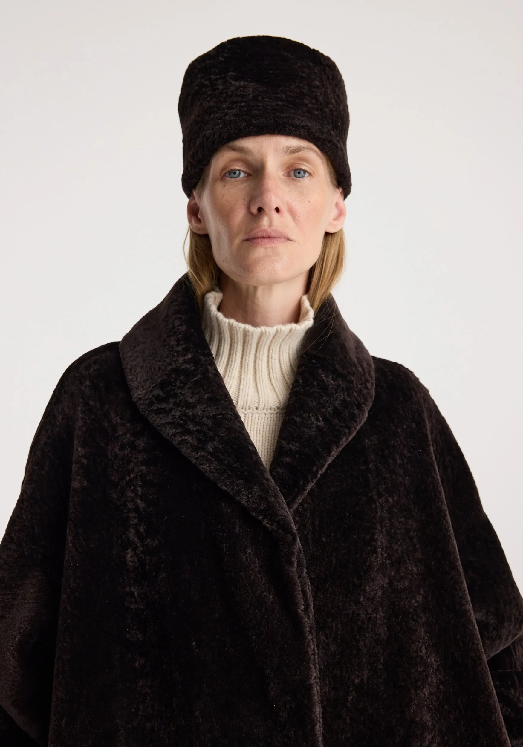 Shearling hat | dark chocolate sold by Rohe product image thumbnail 3