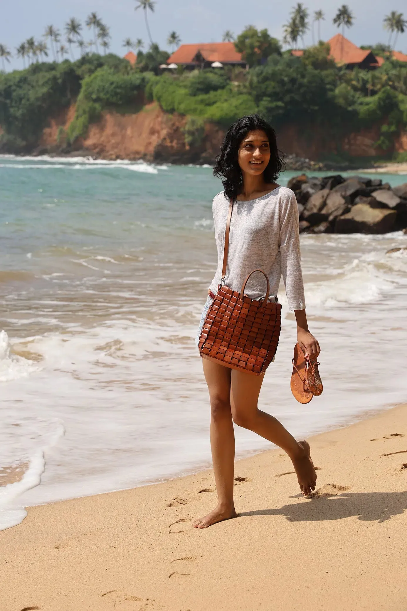 Link Tote Tan sold by Dragon Diffusion product image thumbnail 2